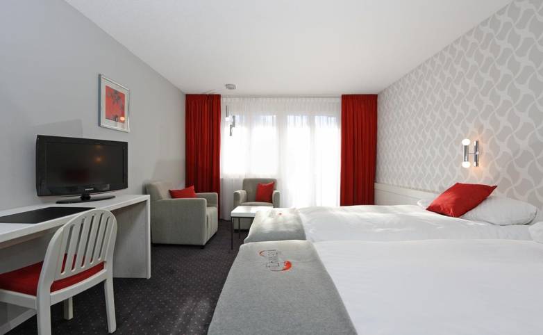 Switzerland - Bernese Oberland - Hotel Steinmattli - Bedroom - Hotel Provided - kamers02.jpg