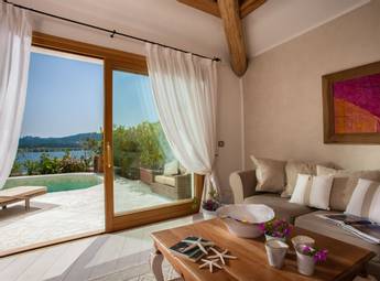 Relais Villa Del Golfo, Sardinia, Italy, Luxury Suite SV, Pool (14).jpg
