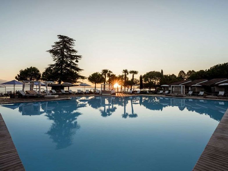Splendido Bay Luxury Spa Resort-Pool (2).jpg