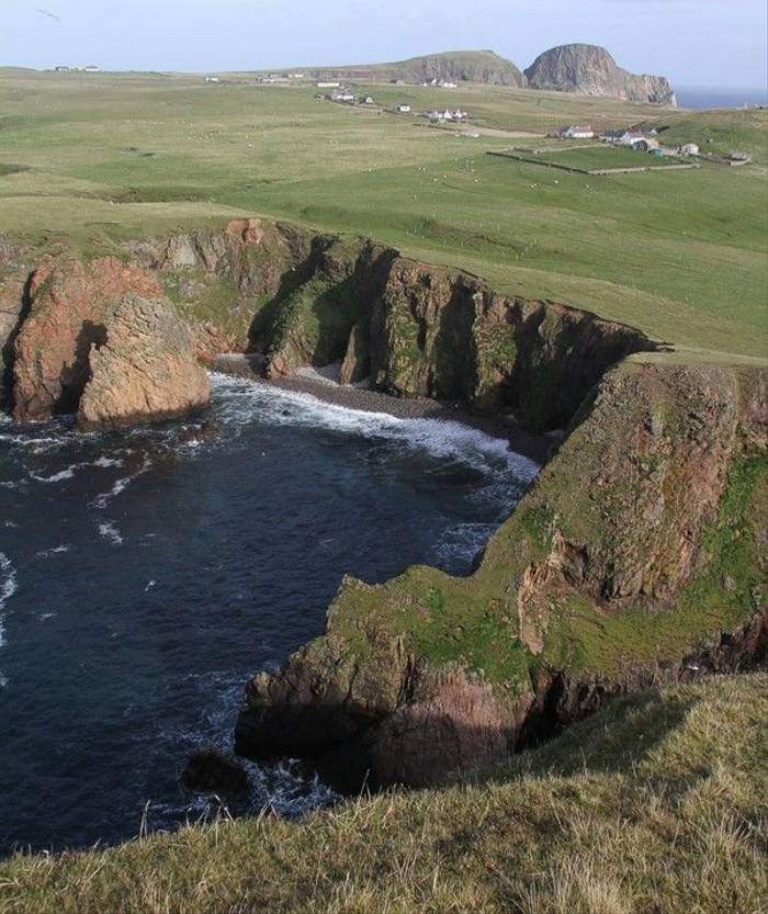Fair Isle - Linni Geo (Ian Andrews).jpg