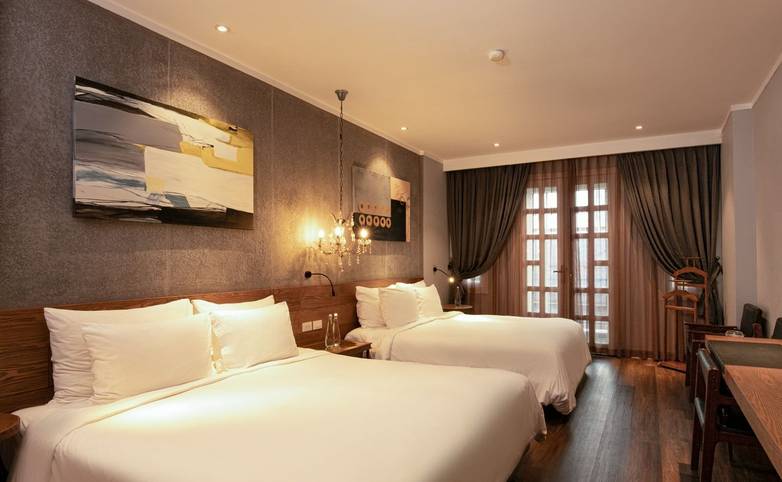 Bespoke Trendy bedroom.jpg