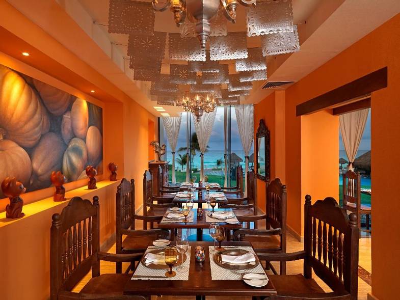Meliá-Hotels-Paradisus-Cancun-Mole-Restaurant.jpg