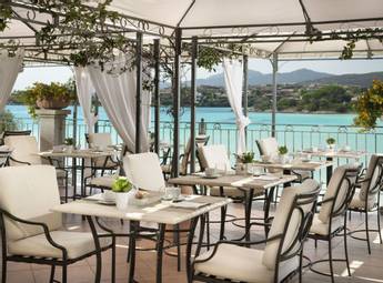Copia di Breakfast on the terrace - Gabbiano azzurro Hotel _ Suites - stampa3.jpg