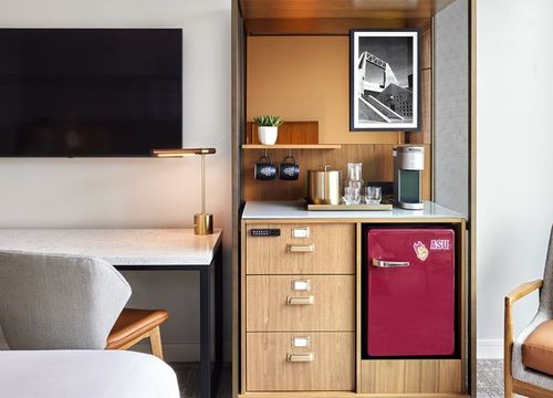 Omni Tempe Hotel at ASU desk area.jpg