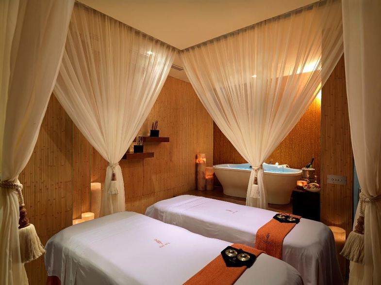 Meliá-Hotels-Paradisus-Cancun-yhi-spa-double-cabin.jpg