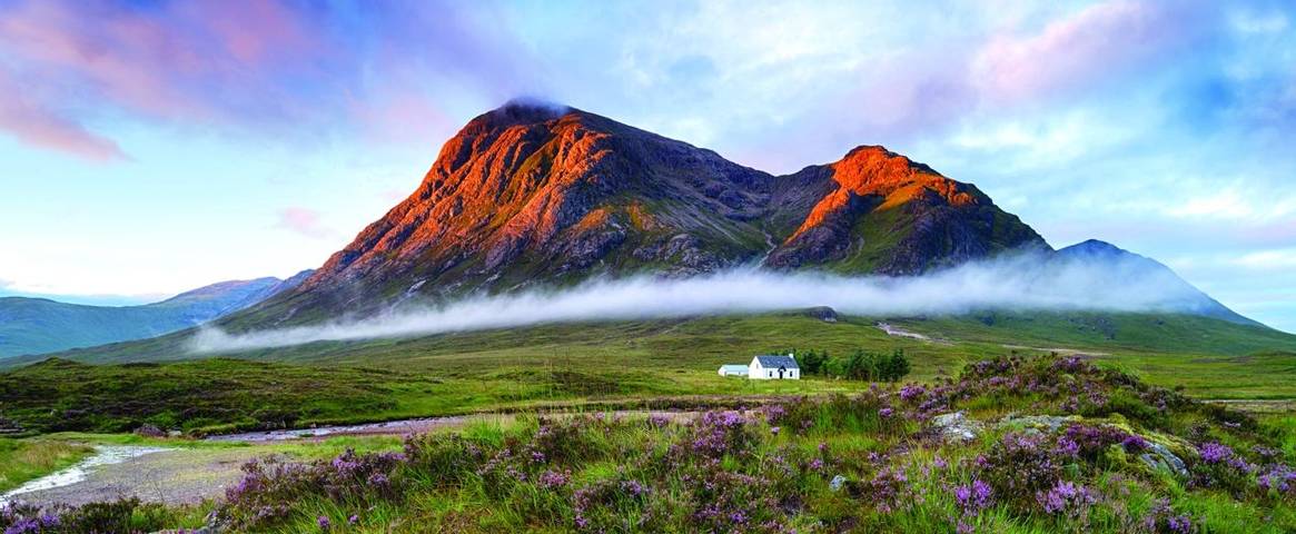 The remote Lagangarbh Hut in front of Buachaille Etive Mor in Glen Coe, Scotland