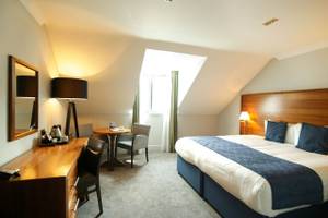 Hotel room .jpg