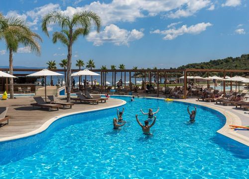Miraggio Thermal Spa Resort-Pool (1).jpg