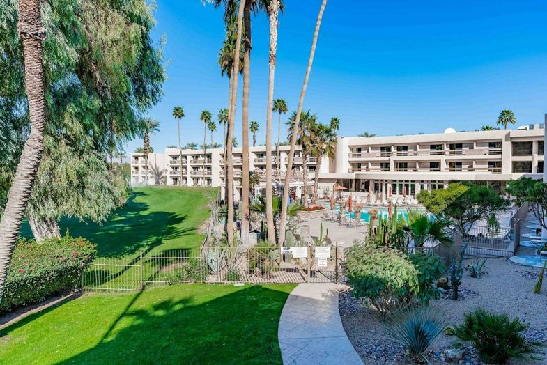 Indian Wells Resort Hotel exterior.jpg