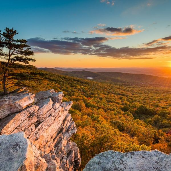 maryland-appalachian-trail-annapolis-rocks-south-mountain-stock.jpg