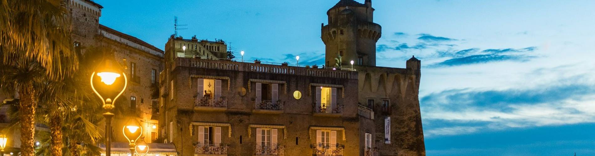 Palazzo Belmonte, South Campania, Beach hotel in Italy, Long Travel