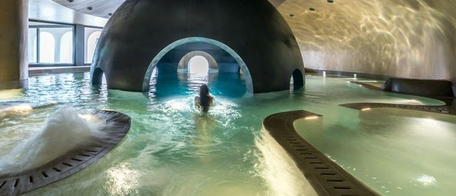 Euphoria-Retreat-Spa-Sphere-Pool-4.jpg