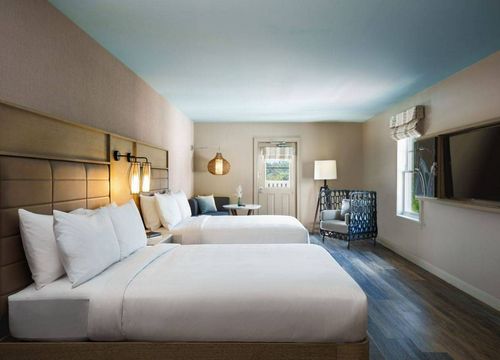 Renaissance St. Augustine Historic Downtown Hotel deluxe queen.jpg