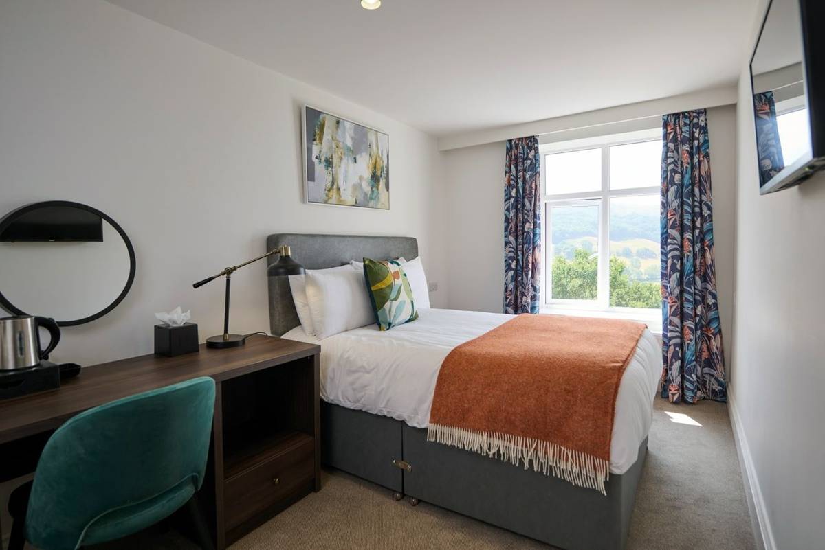 hf_bedroom_roomtwentyone_premiumsingle_churchstretton_longmyndhotel_shropshirehills_01_2025_rgb.jpg