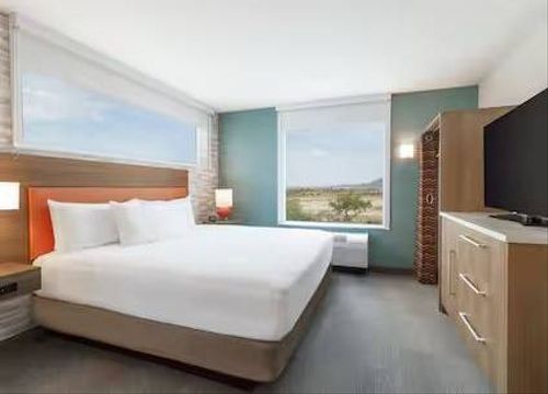 Home2 Suites by Hilton Mesa Longbow king.jpg