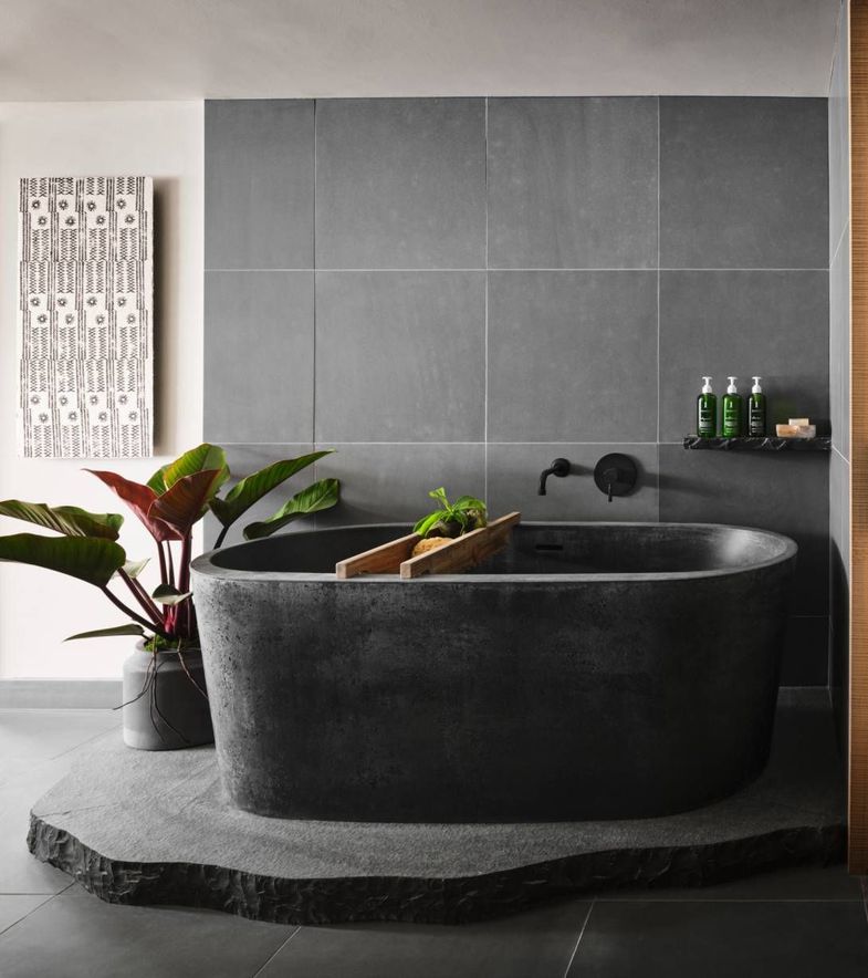 1 Hotel Hanalei Bay bathtub.jpg