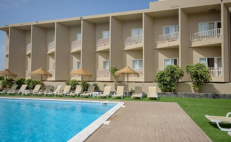 VXE_Porto Grande_pool_vista verde (2).jpg