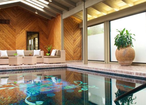 Horseshoe Bay Resort spa pool.jpg