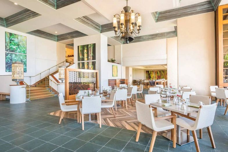 Grand Hyatt Kauai Resort & Spa dining 2.jpg