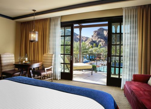 omni-scottsdale-resort-montelucia-king-room camelback view.jpg