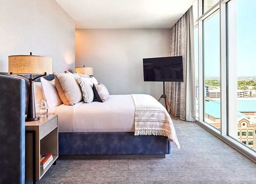 Omni Tempe Hotel at ASU king 2.jpg