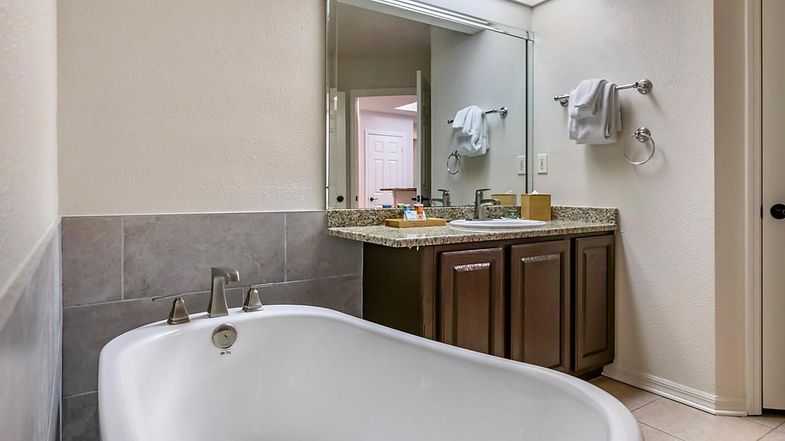 Grande Villas at World Golf Village  bathtub.jpeg
