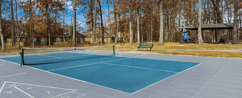 Club Wyndham Resort At Fairfield Glade outdoor tennis.jpg