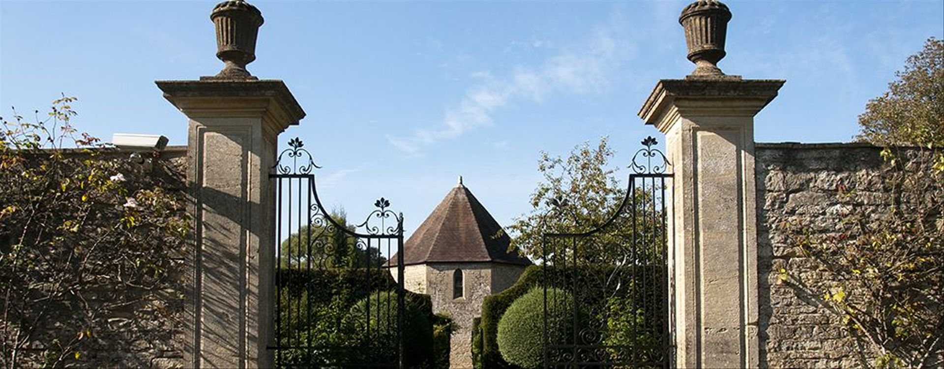 Lucknam Park Hotel Exterior Entrance.jpg