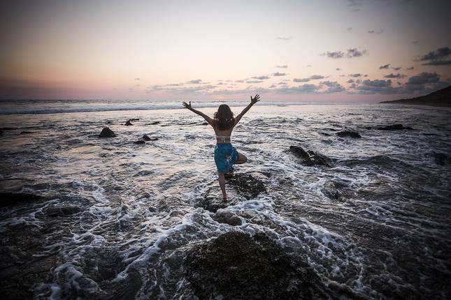 Joyful Treats: Surf & Yoga Retreat in Mexican Paradise
