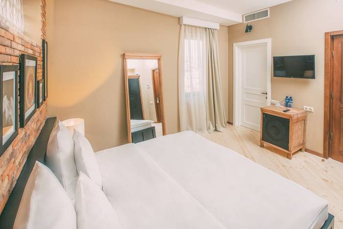 Room, Tbilisi
