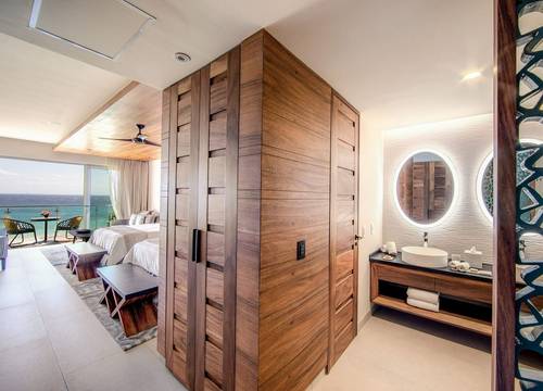 Palmaïa-House-of-AïA-Queen-Ocean-Bathroom_R.jpg