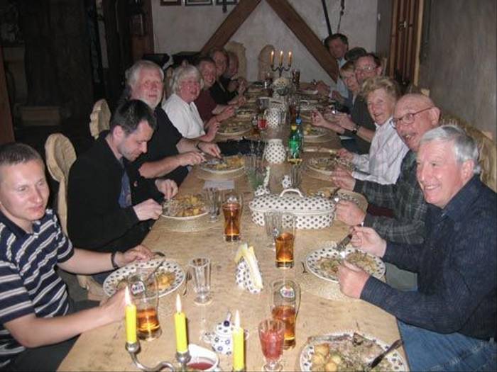 Naturetrek group at dinner (Peter Dunn)