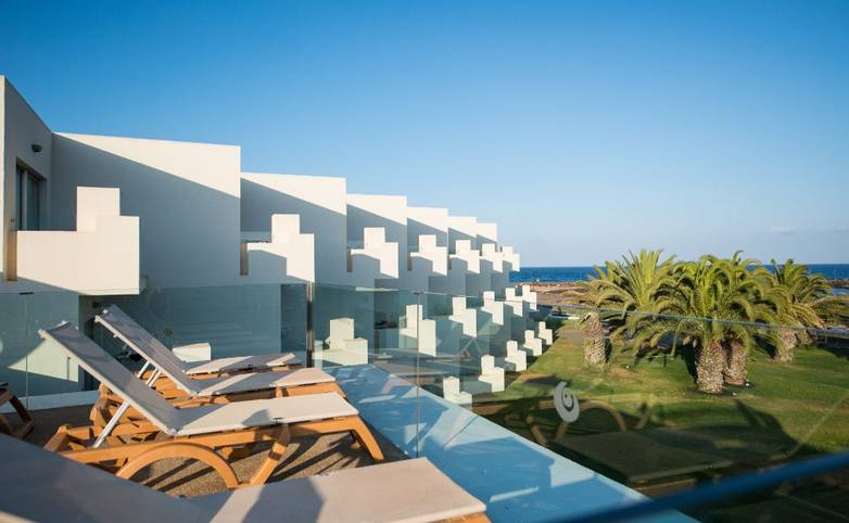 Spain - Lanzarote - HD Beach Resort & Spa - HD-Beach-Resort-terrace.jpg