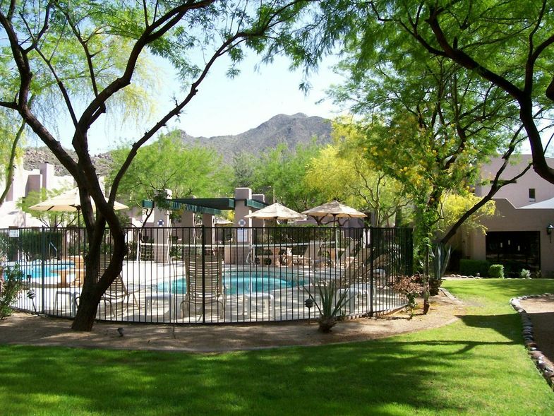 Villas of Cave Creek pool.jpg