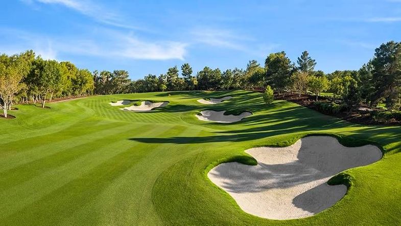 Encore Las Vegas golf course hole 2.jpg