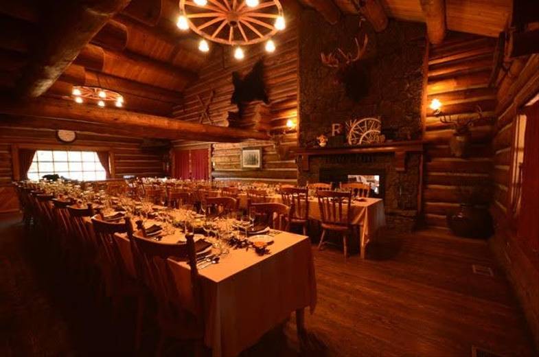 Red-Horse-Mountain-Ranch-Main-Lodge-Dining-Room.jpg