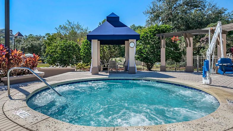 Grande Villas at World Golf Village hot tub.jpeg