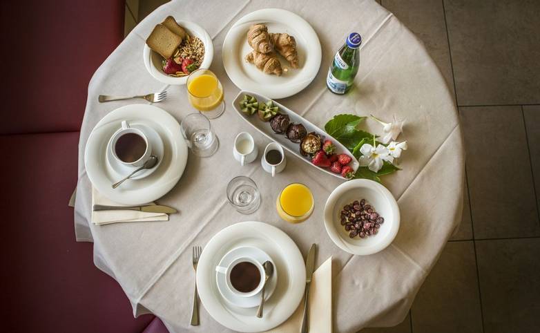 Italy - Lake Garda - Hotel du Lac - breakfast nr 1.jpg