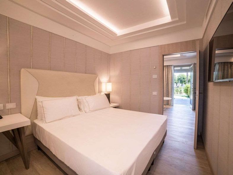 Splendido Bay Luxury Spa Resort-Example of accommodation (8).jpg