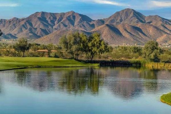 Hampton Inn & Suites Scottsdale at Talking Stick golf Piipaash.jpg