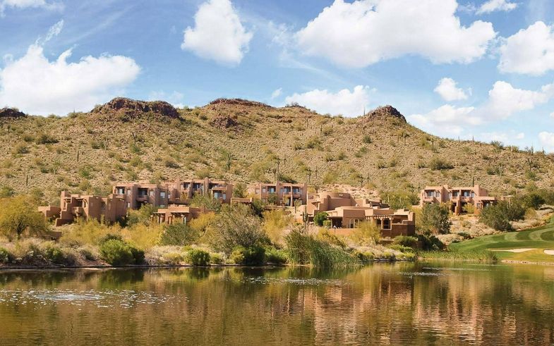 Inn at Eagle Mountain facade