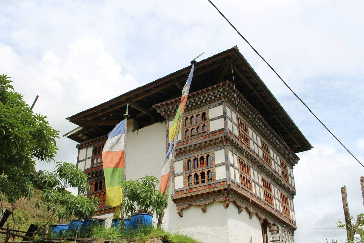 Chungse-Azhe-Gyalzom-Lhakhang.jpg