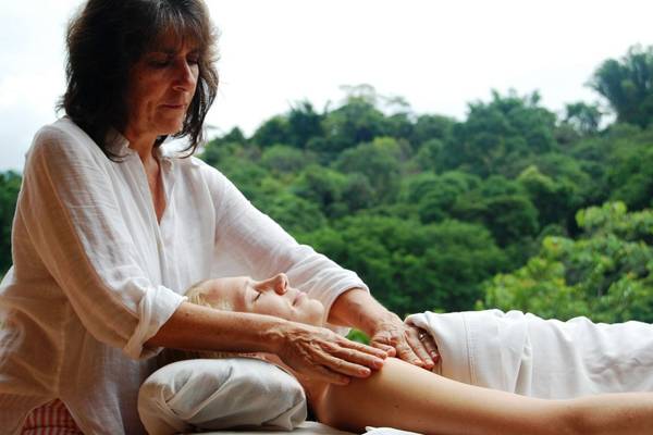 amatierra-yoga-wellness-retreat-costa-rica-Massage.jpg