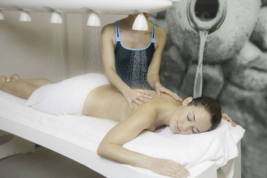 Women receiving a massage at Palacio Estoril in Portugal