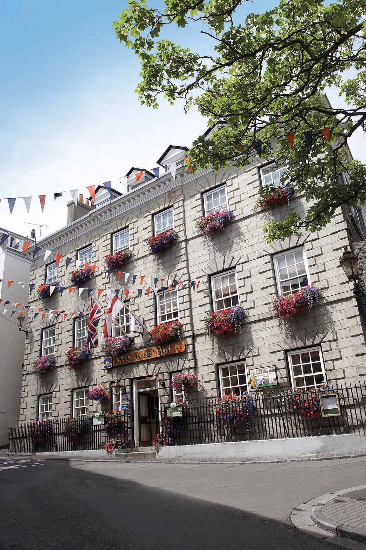 Moores Hotel.jpg