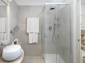 Charming Suite -bathroom- Gabbiano Azzurro Hotel _ Suites Sardegna - stampa.jpg