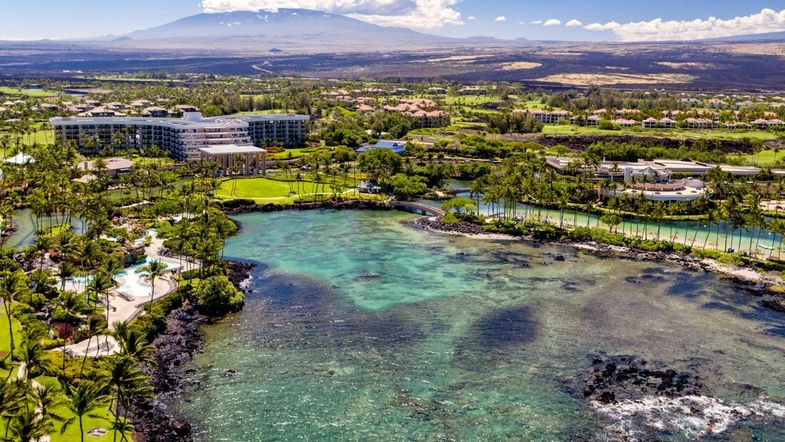 Hilton Waikoloa Village Palace Tower.jpg