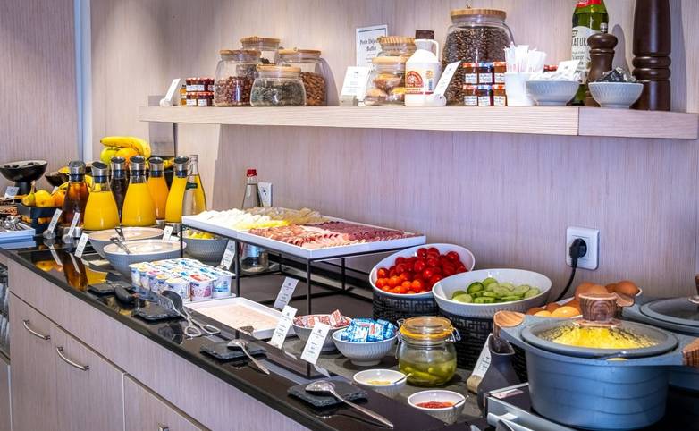Buffet petit Déjeuner.jpg