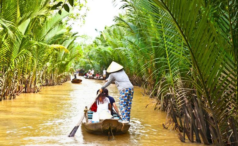 BEN TRE, VIETNAM-NOV 18, 2013: A famous tourist destination is  Ben Tre village on Nov 18, 2013. in Mekong delta , Vietnam. …