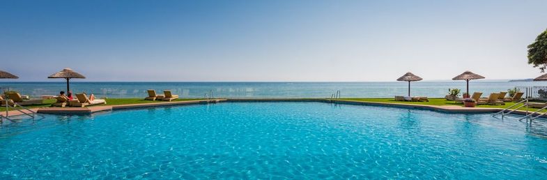 Hotel Las Dunas sea pool.jpg